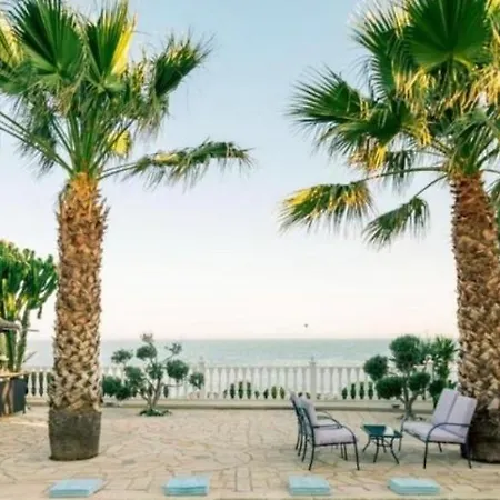 Villa Beachfront Zygi